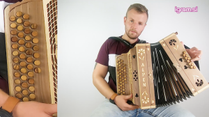 Dekle, zakaj tajiš?